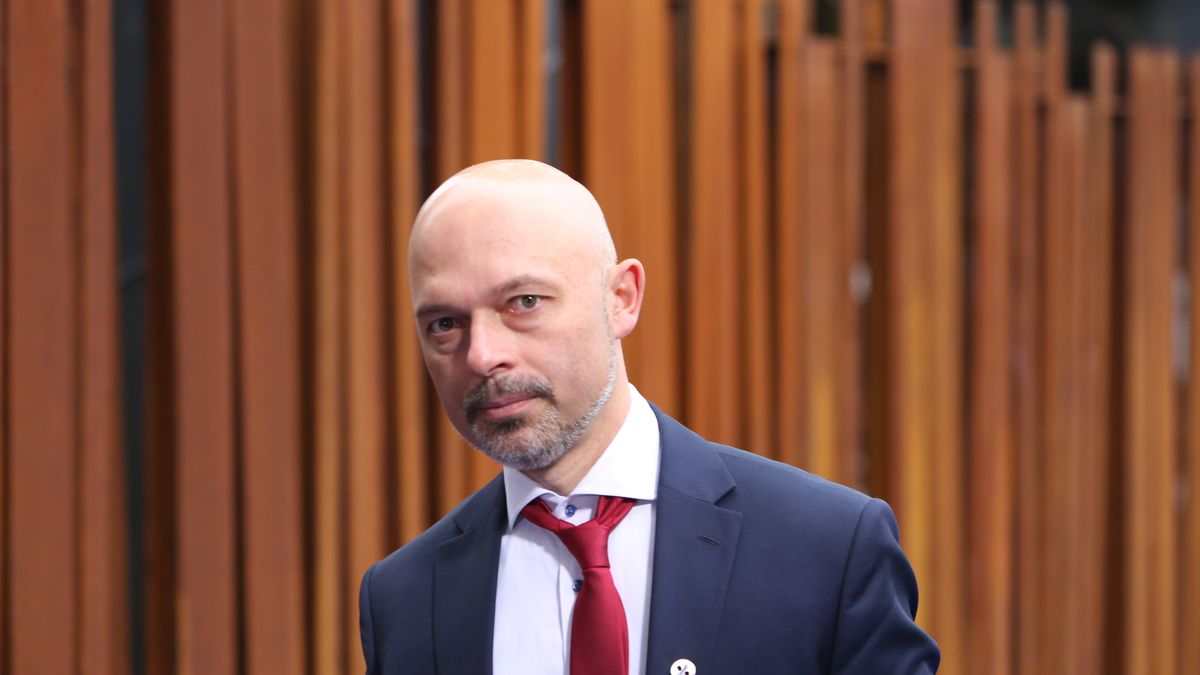 Minister Mchał Kurtyka chce upowszechnienia OZE wśród Polaków.