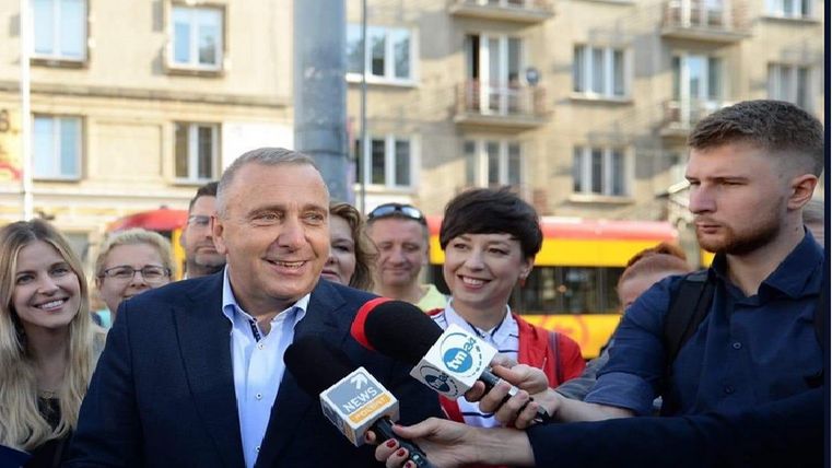 Grzegorz Schetyna przekonuje, że KO będzie rozwijała pakiet przywilejów dla osób starszych