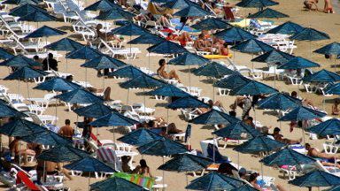 Brytyjscy turyści płacą więcej