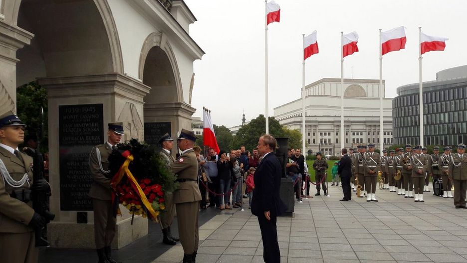 Ambasador Niemiec oddaje hołd poległym Polakom w dniu wybuchu II WŚ