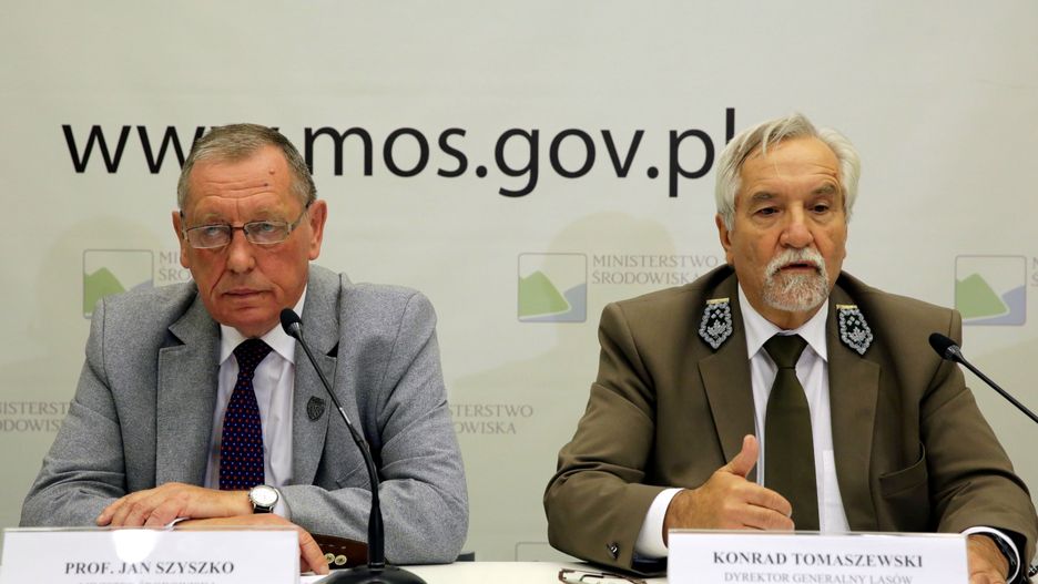 Jan Szyszko oraz Konrad Tomaszewski podpisali list intencyjny ws. współpracy w ramach projektu "Polskie domy drewniane - żyj w zgodzie z naturą".