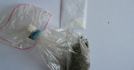 Prelekcja o narkotykach w szkole. Dwóch uczniów nie wspomina jej dobrze