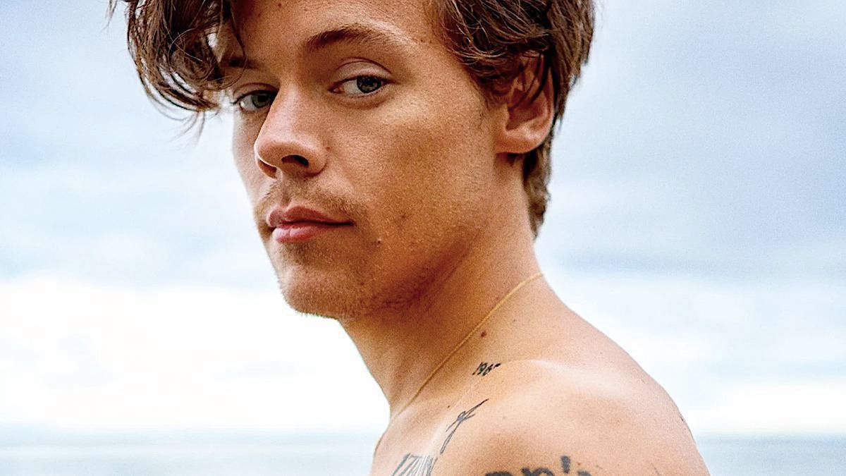 Harry Styles pierwszym mężczyzną w sukience na okładce "Vogue'a". Odważnie!