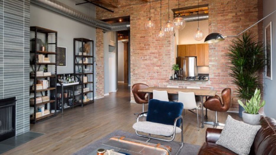 Styl industrialny w salonie inspiruje do poszukiwania minimalistycznych rozwiązań