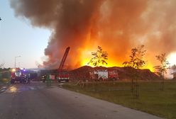 Wielki pożar w sortowni śmieci w Olsztynie. W akcji 35 jednostek straży pożarnej