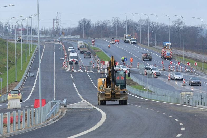 Oddany w poniedziałku do użytku fragment drogi S51 łączy wybudowane już wcześniej odcinki obwodnicy Olsztyna