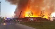 Wielki pożar w sortowni śmieci w Olsztynie. W akcji 35 jednostek straży pożarnej