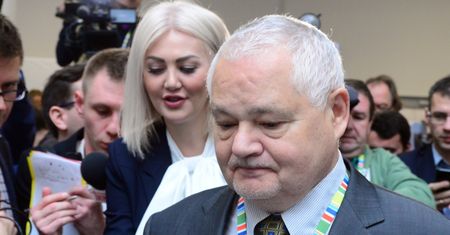 Adam Glapiński dostał pytanie o kompetencje jednej z współpracowniczek. Odpowiedział krótko