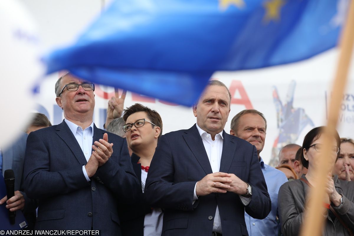 Wojna w opozycji. Koalicja Europejska rozpada się. Liderzy bez pomysłu na PiS, "w Tuska nikt już nie wierzy"