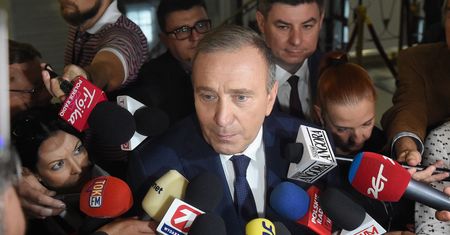 Grzegorz Schetyna wieszczy koniec Polski w UE. Powstrzymać to może zmiana "polityki polskiego rządu"