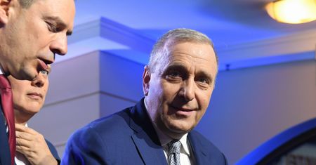 Bój o Senat, walka o przywództwo i gra o tron  w wyborach prezydenckich. Lider PO liczy szable