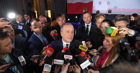 Schetyna o 38,5 proc. KE: wziąłbym w ciemno. Słychać sprzeczne głosy w koalicji