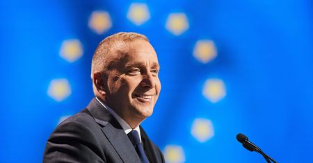 PiS uderza w PO na Twitterze. Rykoszetem dostaje się premier Beacie Szydło i prezydentowi Andrzejowi Dudzie