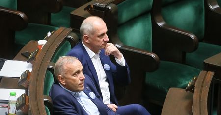 Schetyna: Stało się coś złego