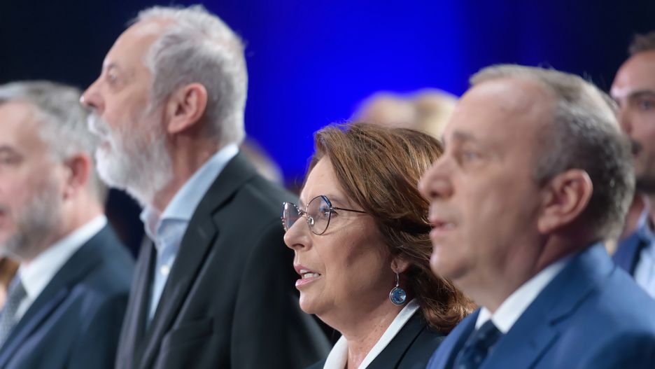 W oficjalnych sondażach przewaga PiS nad PO jest znacząca