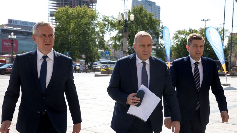 Robert Tyszkiewicz i Mariusz Witczak z szefem PO Grzegorzem Schetyną