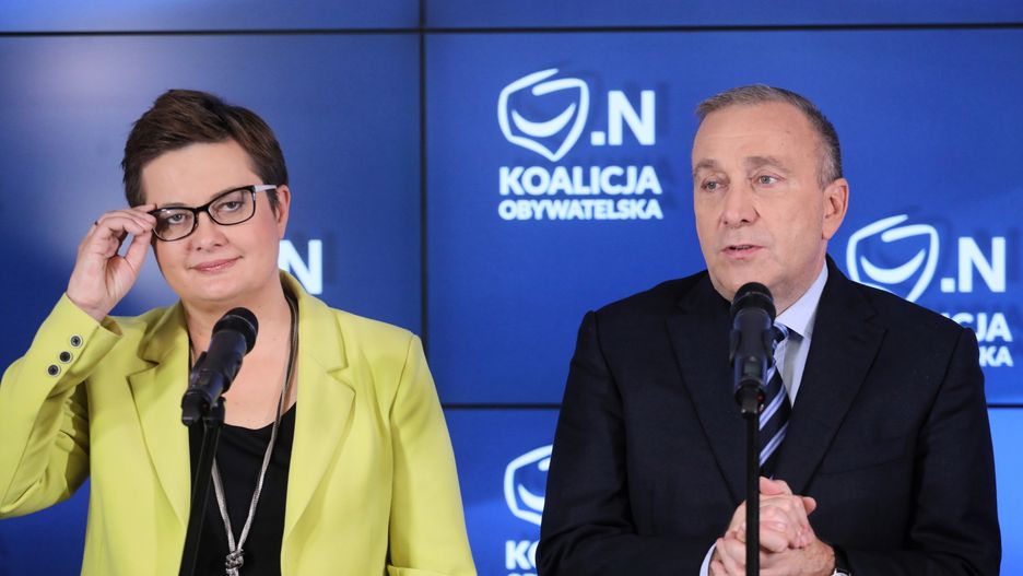 Znaczna część Polaków nie wie, czy PO i N. powinny się połączyć
