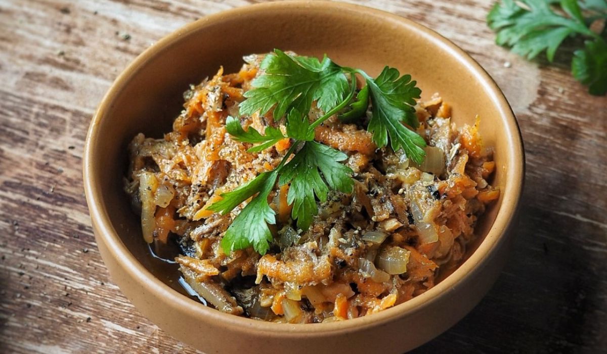 Pasta z wędzonych szprotek; źródło: ziemniakizostaw.pl