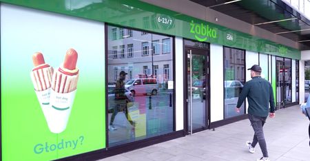 Żabka wprowadza abonament na kawę. Sieć idzie z duchem czasu