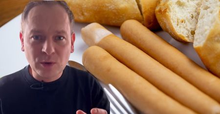 Znany kucharz ostrzega. Parówki przygotowane w ten sposób są bardzo szkodliwe