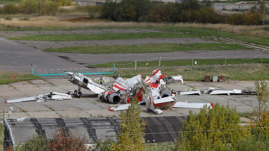 Wrak prezydenckiego Tu-154 wciąż jest w Rosji