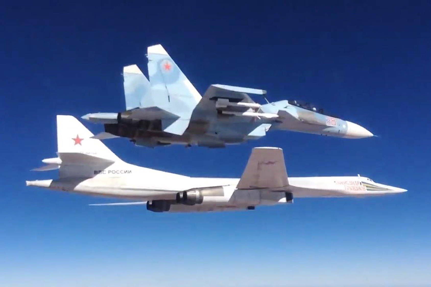 Tu-160 i Su-35 podczas atakowania celów ISIS w Syrii w 2015