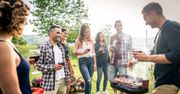 Savoir-vivre na grillu. Oto kiedy w grę wchodzi jedzenie rękami