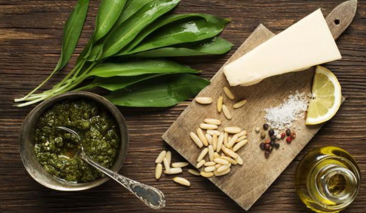 Pesto z czosnku niedźwiedziego - Pyszności; źródło: Shutterstock