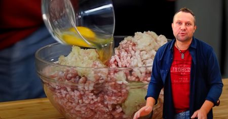 Nie znam nikogo kto robi mielone, jak Strzelczyk. Patent z płatkami owsianymi nadaje im idealnej soczystości