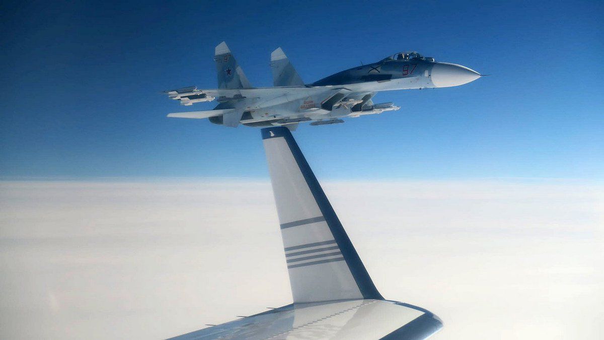 Su-27 Rosji 20 metrów od gulfstreama Szwecji. Ambasador na dywanik
