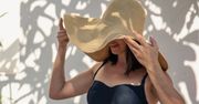 Słomiany kapelusz to najlepszy wybór na lato? Dermatolodzy nie mają wątpliwości