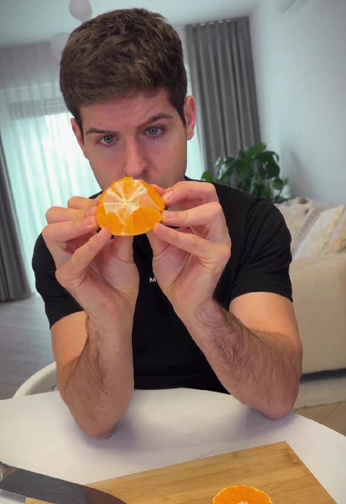Jak szybko obierać mandarynki - Pyszności; foto: kadr z materiału na Instagramie; konto: mjackowiak_dietetyk