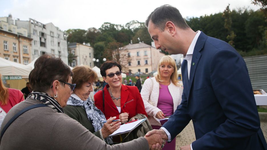 Emerytura bez podatku. Projekt PSL w Sejmie, emeryci zyskaliby tysiące złotych