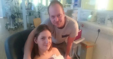 Lekarze chcieli odłączyć wcześniaczkę od respiratora. Rodzice odmówili i dzięki temu przeżyła