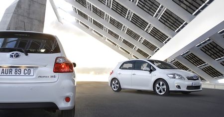 Test: Toyota Auris HSD - Hybrydowy kompakt