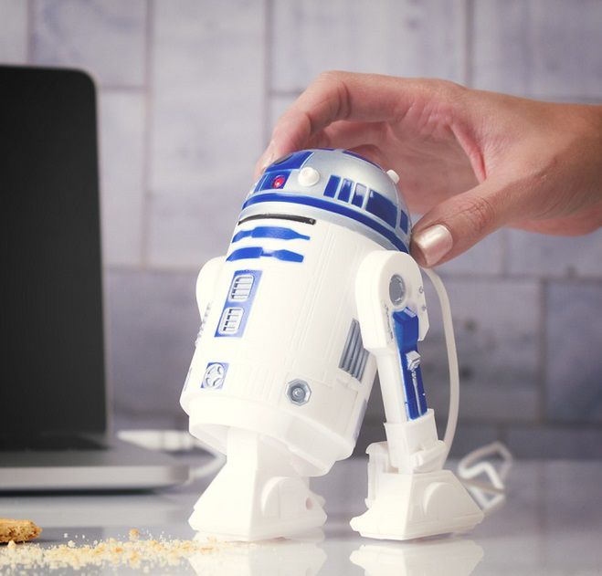 R2-D2 posprząta nasze biurko