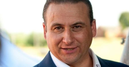 Ten burmistrz zaskoczył całą Polskę. Położył drogę z... gumy