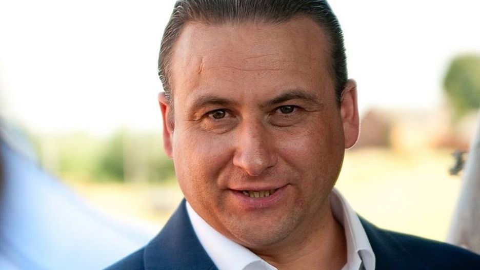 Burmistrz Kisielic Rafał Ryszczuk.