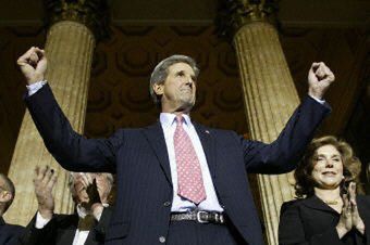 Kerry przebija Busha