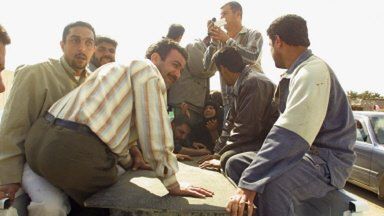 Irakijczycy nad trumną dziennikarza