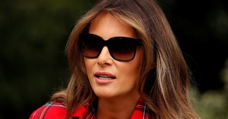 Melania Trump we flanelowej koszuli sadzi warzywa i pieli ogródek Białego Domu