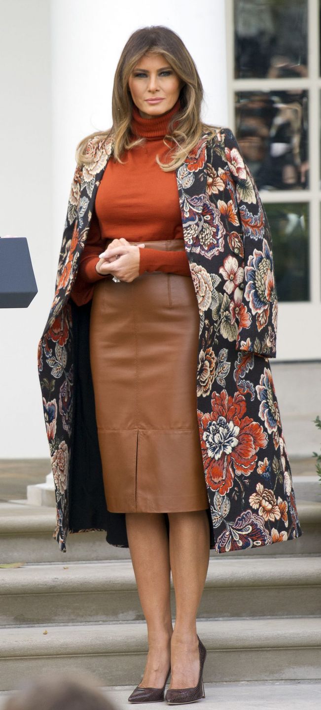 Melania Trump w płaszczu Stella McCartney - święto dziękczynienia 2017