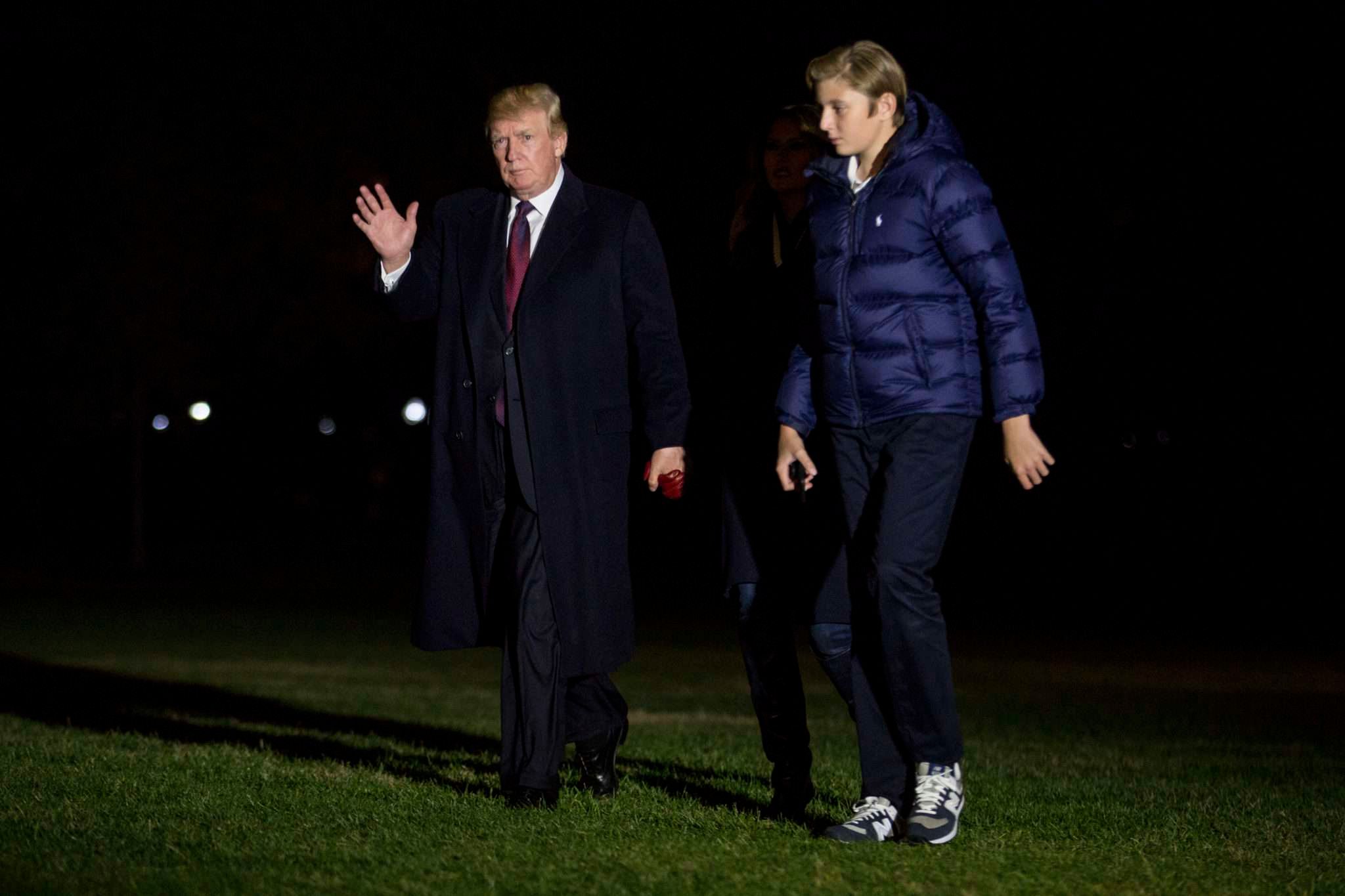 Melania Trump, Donald Trump i Barron Trump wrócili z wakacji