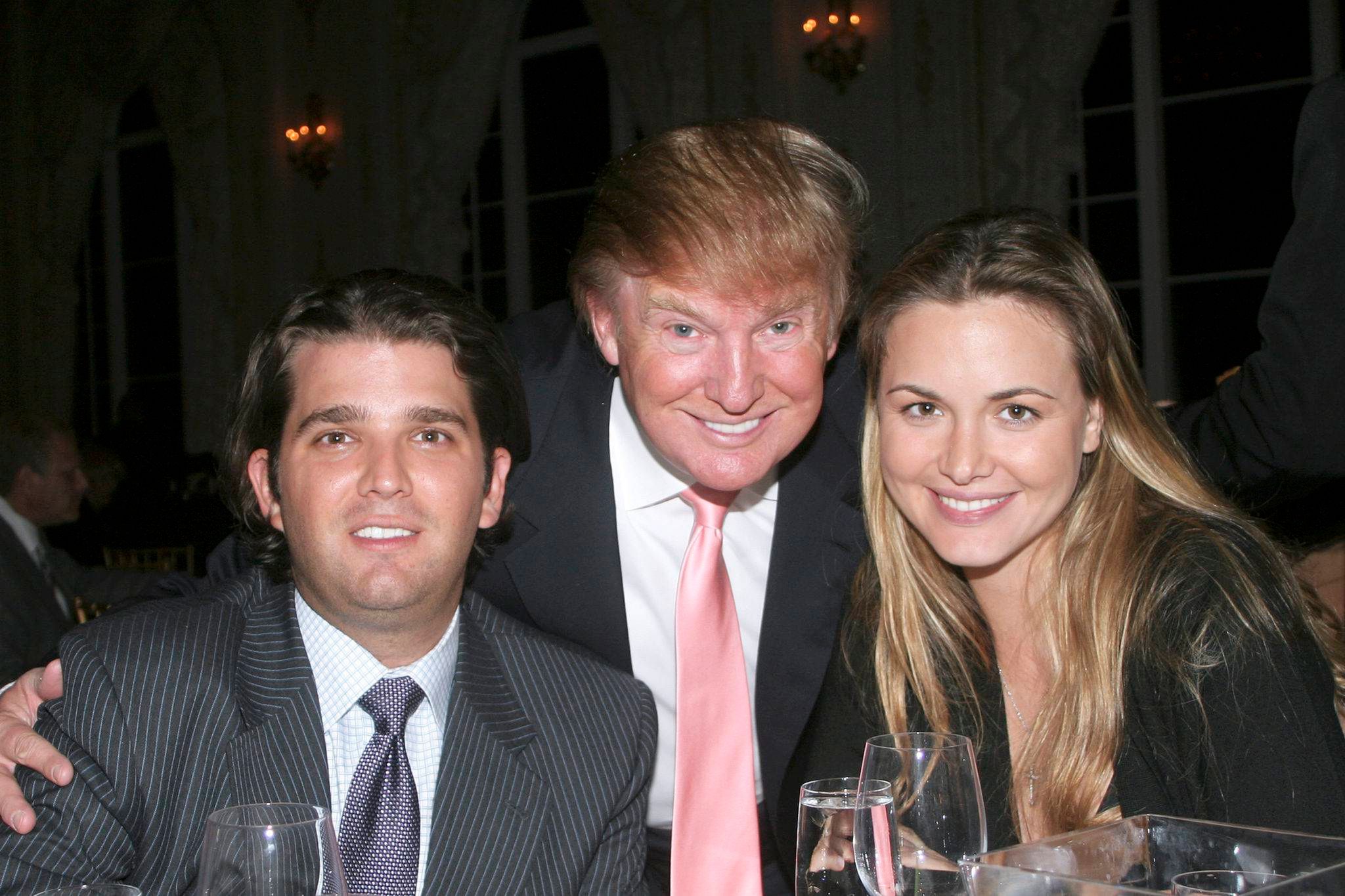 Donald Trump z synem i synową