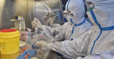 Koronawirus. Ważna decyzja USA na kilka miesięcy przed pandemią