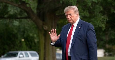 Pogrążony w kryzysie PiS Trumpa się będzie chwytać