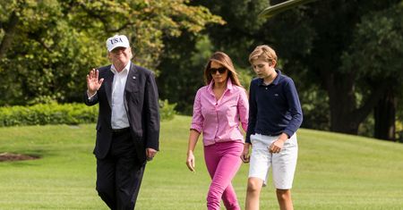 Różowa koszula Melanii Trump to hit! Wyprzedaje się jak świeże bułeczki