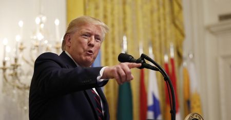 Trump rozważa wycofanie chińskich spółek z Wall Street. Ryzyko eskalacji wojny handlowej z Chinami