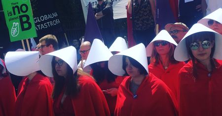 Wizyta Trumpa dobiegła końca. Światowe media rozpisują się o proteście "Podręcznych"