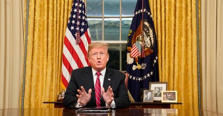 Trump straszył Amerykanów i przekonywał do muru. Kryzysu politycznego jednak nie skończył